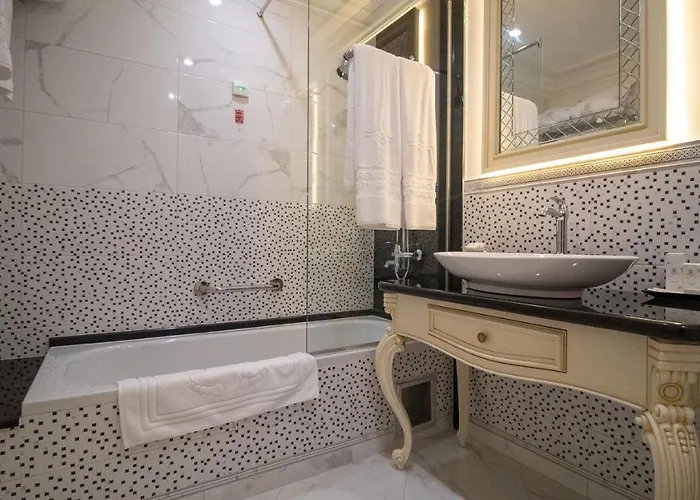 Garden - Certificate Of Excellence 10 Five-stars For 2024 Awarded By Htif 酒店 5*