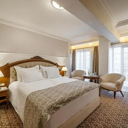 Garden - Certificate Of Excellence 10 Five-stars For 2024 Awarded By Htif 5* Plowdiw