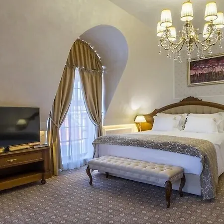 Garden - Certificate Of Excellence 10 Five-stars For 2024 Awarded By Htif Hotel Plowdiw