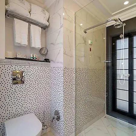 ホテル Garden - Certificate Of Excellence 10 Five-stars For 2024 Awarded By Htif 5*