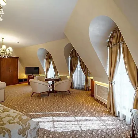 Hotel Garden: Excellence-awarded Five-star Urban Retreat