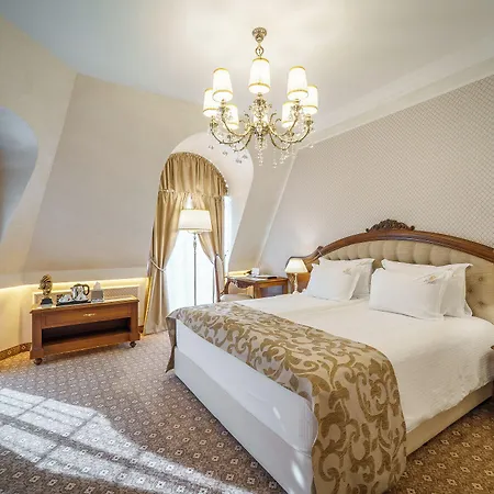 Отель Garden - Certificate Of Excellence 10 Five-stars For 2024 Awarded By Htif 5*