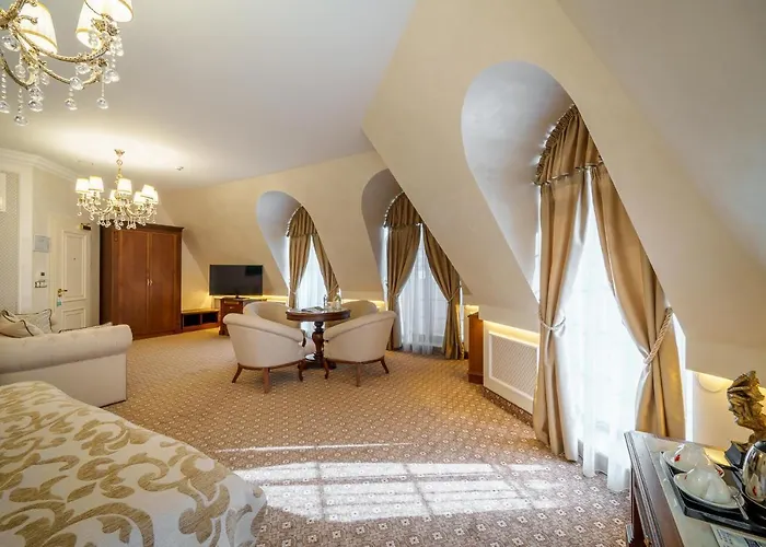 Garden - Certificate Of Excellence 10 Five-stars For 2024 Awarded By Htif Hotell Plovdiv