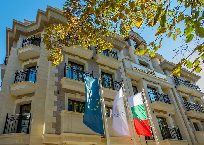 Hotel Garden - Certificate Of Excellence 10 Five-stars For 2024 Awarded By Htif 5*