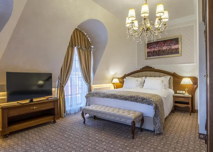 Hotel Garden - Certificate Of Excellence 10 Five-stars For 2024 Awarded By Htif