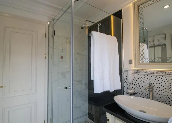 Hotel Garden - Certificate Of Excellence 10 Five-stars For 2024 Awarded By Htif 5*