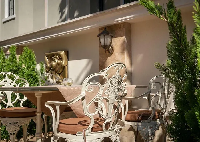 Hotel Garden - Certificate Of Excellence 10 Five-stars For 2024 Awarded By Htif 5*